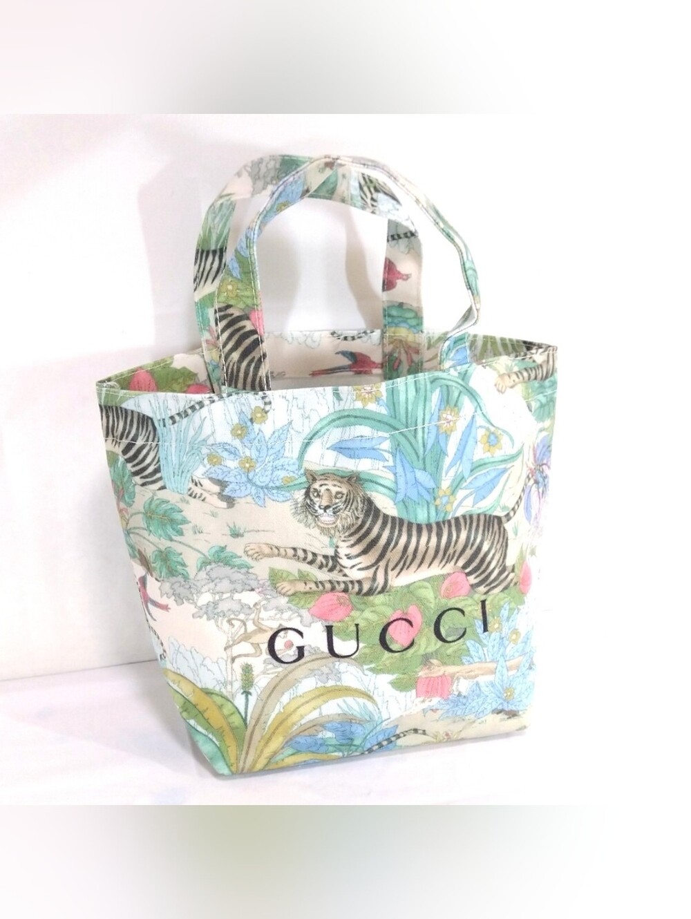 NEW GUCCI Beauty Line 2022 Multicolor Tiger Print Tote Bag! - Picture 9 of 9